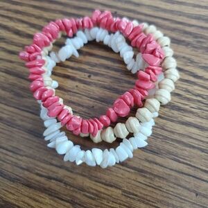 3 Unbranded Bracelets Pink, Tan, White 2 Shell Style 1 Bead Style Preowned
